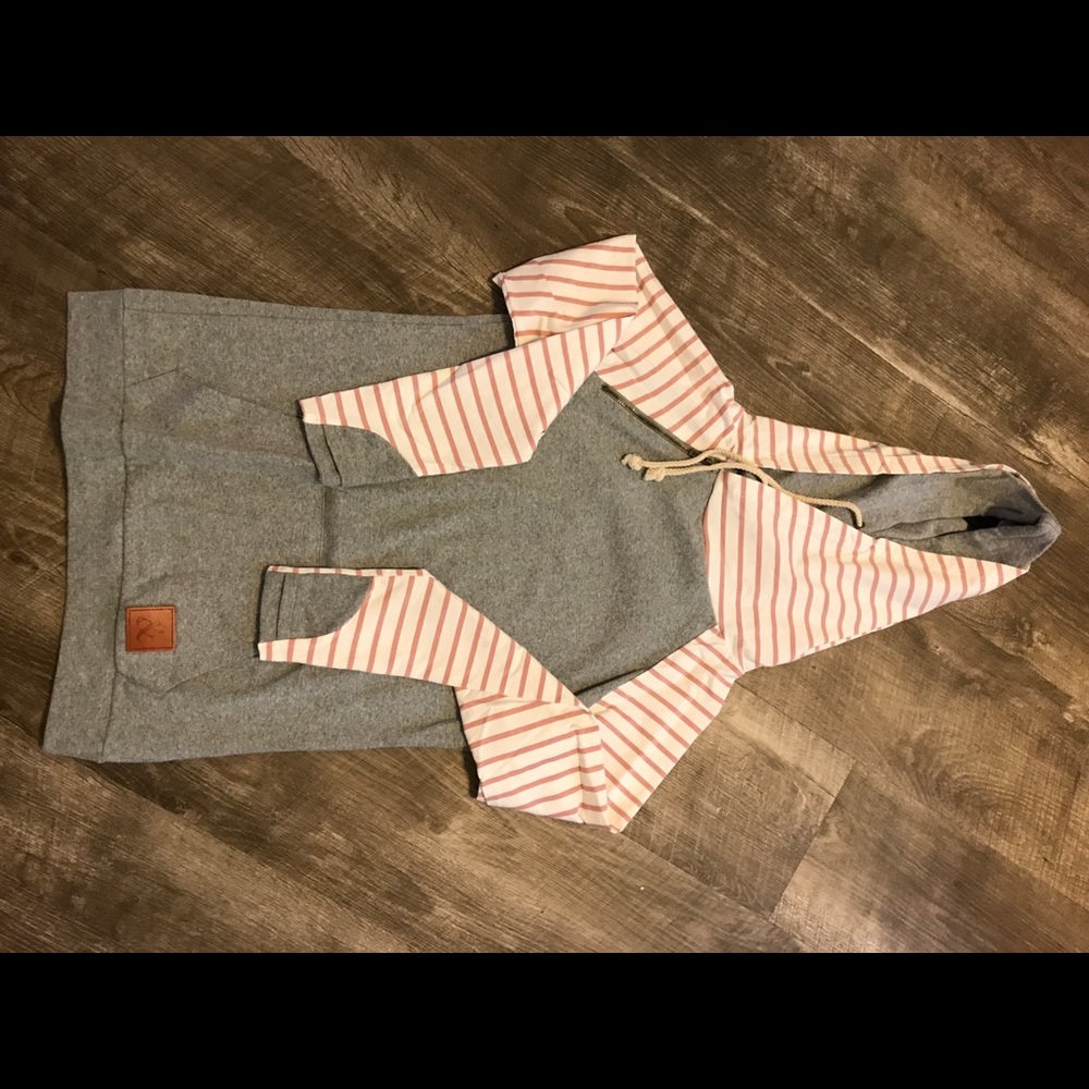 Ampersand Avenue Double hood